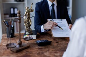 When to Speak With an Attorney After a Workplace Injury